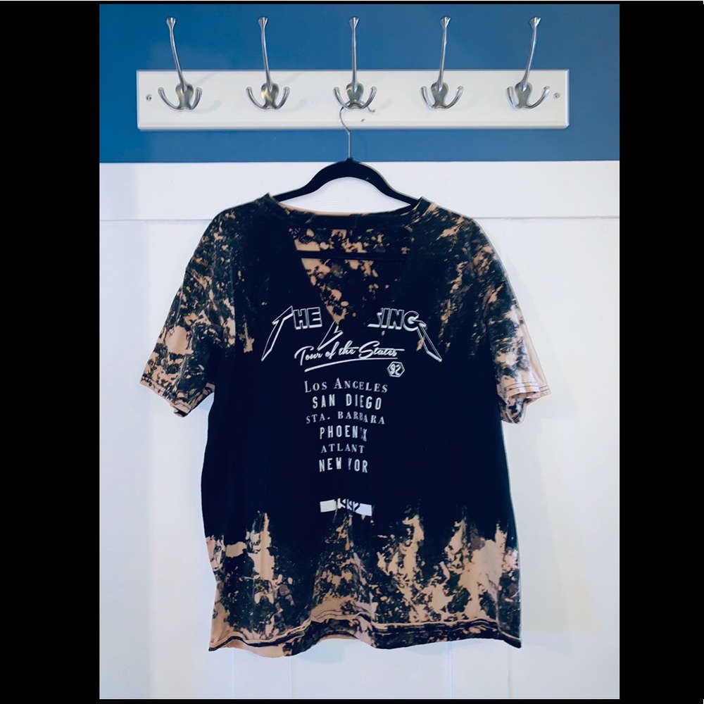 Acid wash v neck tee